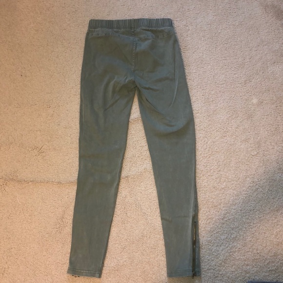 Jeans - Picture 4 of 5